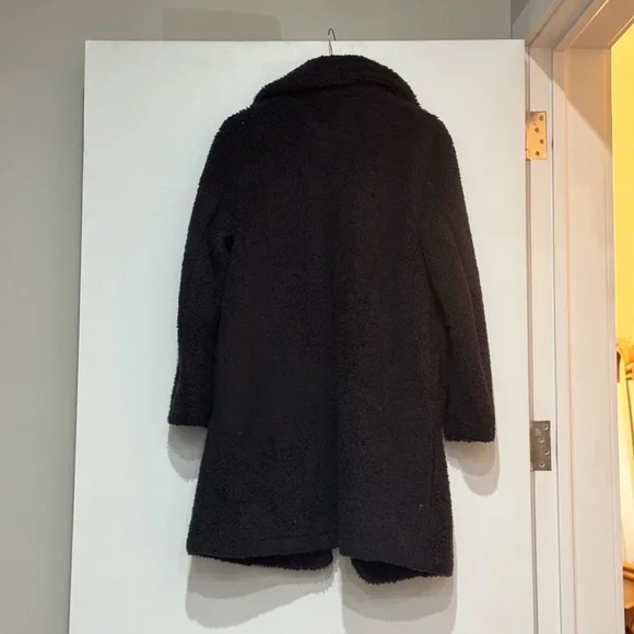 Women's Uniqlo Fuzzy Jacket. - Picture 2 of 5
